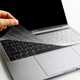 Захисна плівка для клавіатури Macbook 13 Pro силіконовий захист від забруднень та подряпин для студентів та професіоналів - зображення 6