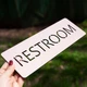 Табличка на туалет / RESTROOM - стильный указатель на дверь | Для офиса, кафе, ресторана, 300мм x 100мм (WC-6) - изображение 3