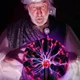 Плазменный светильник ночник шар 5 дюймов 12.5см с интерактивными молниями - изображение 4