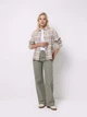Джинсы Berry Fit женские Colin's CL1076104KHA 29 Khaki (8684112872537) - изображение 5