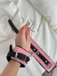 Наручники з плюшевою підкладкою, Рожеві з чорними вставками, one size - изображение 1