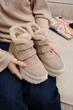 Женские короткие зимние замшевые светло-бежевые ботинки PARADIZE SHOES с липучками спереди на высокой подошве 36 размер (стелька 23,4 см) - изображение 3