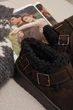 Женские короткие зимние угги PARADIZE SHOES из темно-коричневой замши с пряжками и черной меховой опушкой на высокой подошве 37 размер (стелька 24,1 см) - изображение 2