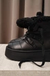 Женские зимние кожаные угги PARADIZE SHOES из черной кожи со шнуровкой и меховой опушкой на высокой подошве 40 размер (стелька 26,1 см) - изображение 3