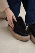 Женские зимние короткие замшевые черные ботинки PARADIZE SHOES с меховой опушкой на высокой темно-бежевой подошве 39 размер (стелька 25,5 см) - изображение 6