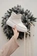 Женские зимние угги PARADIZE SHOES из белой кожи с молнией на высокой подошве 37 размер (стелька 24,8 см) - изображение 2