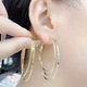 Сережки-кільця з блискучими вставками WeisGlam, золотисті - зображення 5