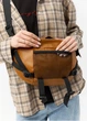 Велика жіноча поясна сумка бананка Sambag DynamicDart руда 38 × 21 × 7 см (80411121) - зображення 6