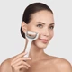 Электронный роллер для лица и тела с микроиглами GESKE MicroNeedle Face&Body Roller 8в1 белый - изображение 2