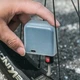 Портативный аккумуляторный насос для велосипедных шин 100 PSI Type-C AS1 Mini с мягкой подушкой сиденья - изображение 2