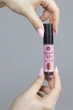 Блиск для губ з ефектом вібрації зі смаком полуничної жуйки Secret Play Vibrant Kiss, 6 грам - зображення 3