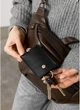 Женская большая сумка бананка из натуральной кожи SAMBAG Коричневый (5174038721) - изображение 4