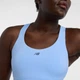 Жіночій блакитний топ New Balance Essential Train Bra 38 (M) (WB51035ELE) - зображення 4