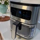 Мультипечь на 8 программ Zepline ZP-00234 Безмасляная фритюрница 4200Вт с силиконовой формой Аэрогриль 6,5л с решеткой - изображение 9