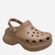 Chodaki damskie na wysokiej platformie Crocs Classic Bae Clog 206302-2JJ 36-37 (M4/W6) Jasnobrązowe - obraz 2