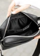 Женская кожаная сумка бананка Sambag Harvi черная 24×16×6 см (88213101) - изображение 7