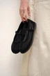 Женские замшевые туфли-сеточка PARADIZE SHOES черного цвета с пряжкой-регулятором сбоку 41 размер (стелька 27,3 см) - изображение 4