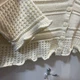 Кардиган женский ажурный короткий вырез пуговицы М молочный - изображение 4
