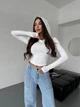 Женская укороченная кофта с капюшоном молочного цвета 36690 42 - изображение 2