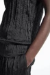Топ жіночий COS crinkled plissé top 1222029001 44 Чорний - зображення 4