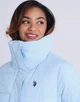 Жіноча куртка U.S.Polo Assn з широким коміром та стильним оздобленням M блакитна - зображення 6