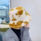 Зимняя плюшевая панама с коровьим принтом на объем головы 54-59 см горчично-белого цвета - изображение 5