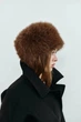 Женская шапка из искуссвенного меха FURGLAM коричневая с подкладом - изображение 4