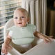 Дитячий нагрудник силіконовий для харчування 6м+ Babyono з застібкою 30x28 см зелений - зображення 3