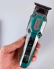Акумуляторна машинка для стрижки VGR V900, триммер для волосся та бороди, 120 хв автономної роботи, роторний мотор, 4 насадки 1.5–6 мм, леза з нержавіючої сталі, USB зарядка, зелена, компактна та зручна для дому та подорожей - изображение 4