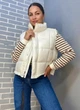 Жилетка женская Lady Yep 9039 стеганная короткая вставка из экокожи на спине 46 молочная - изображение 4