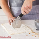 Нож для пиццы KitchenAid Classic 24 см черный (KHH113OHOBEG) - изображение 2