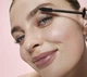Туш для вій Avon Mace Up + Care Serum Volume Mascara Об'єм і Догляд із сироваткою у формулі Чорніша чорного 10 мл - зображення 2