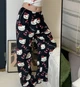 Плюшеві піжамні штани Hello Kitty в чорному кольорі — Теплі жіночі домашні брюки з флісу, чорні штани для сну та відпочинку в стилі Y2K S - зображення 2