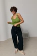 Однотонна трикотажна майка в рубчик - зелений колір, ONE SIZE - изображение 3