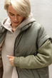 Жіноча куртка-жилет оверсайз Seventeen XXL-3XL Оливковий (2000000182346) - зображення 9