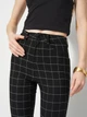 Брюки женские Cropp 7696N-90X 32 Черные (5904841657407) - изображение 4