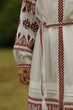 Жіноча вишита сукня MOTYV «Берегиня» молочна — лляна сукня-вишиванка з червоно-чорним орнаментом | Розмір M - изображение 7