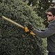 Кущоріз акумуляторний DeWALT, 18 В, 5 Аг, довжина ножа 55 см, діаметр гілок 19 мм, 1 акумулятор і зарядний пристрій, вага 2.9 кг - изображение 5
