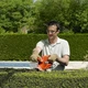 Кущоріз електричний BLACK+DECKER, 0.42 кВт, длина ножа 45 см, діаметр гілок 16 мм, вага 1.91 кг (BEHT201) - зображення 7