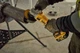 Шлифмашина угловая - болгарка аккумуляторная бесщеточная DeWALT DCG407M1T - изображение 6