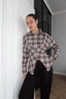 Жіноча асиметрична фланелева сорочка з акцентом на талії, бежевий, One size, (арт. 033GB) - изображение 2
