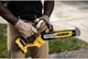 Мини-пила цепная аккумуляторная бесщеточная DeWALT DCMPS520P1 длина шины 20 см вес 2.1 кг (DCMPS520P1) - изображение 5