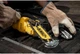 Мини-пила цепная аккумуляторная бесщеточная DeWALT DCMPS520P1 длина шины 20 см вес 2.1 кг (DCMPS520P1) - изображение 6