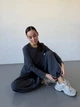 Прогулочный женский костюм с широкими штанами графитового цвета 37013 46/48 - изображение 2