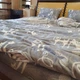 Постільна білизна KoTetextile плюшева велюрова сімейний 150-215 см (2шт) 70-70 2шт з резинкою закохані киці сірий - зображення 4