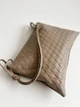 Сумка средняя чер плечо стеганая кожа ARTiS Bags 1821 4825-140 Темно-бежевая - изображение 4