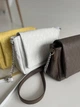 Сумка з клапаном стьобана шкіра ARTiS Bags 1750 4822-4222 Темно-бежева - зображення 6