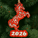 Новогодняя игрушка-магнит "Год Лошади 2026" с магнитом 10х6.5 см Красный ХДФ - изображение 4