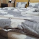 Постільна білизна KoTetextile плюшева велюрова сімейний 150-215 см (2шт) 70-70 2шт метелики сірий з білим - зображення 5