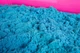 Великий набір кінетичного піску Kinetic Sand 2 кг з надувною пісочницею та формочками - зображення 3